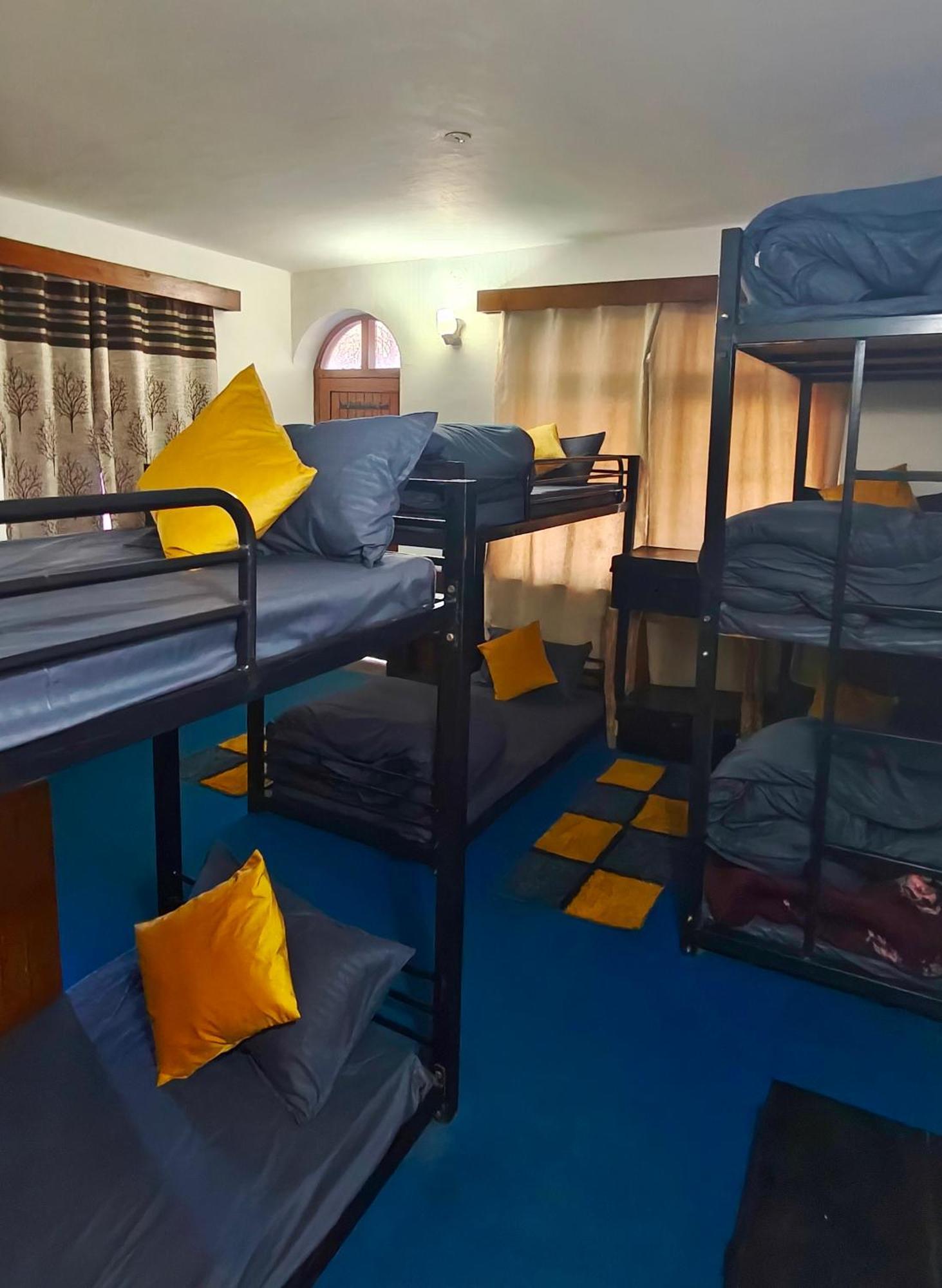 Basecamp Manali Hostel Bagian luar foto